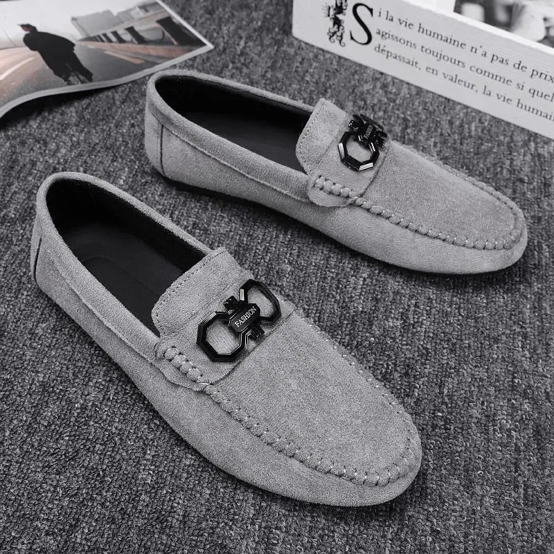 Men's black and grey breathable suede casual shoes with rubber sole for summer.