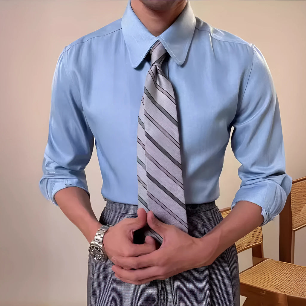 Men's slim fit long sleeve shirt in blue, business casual style