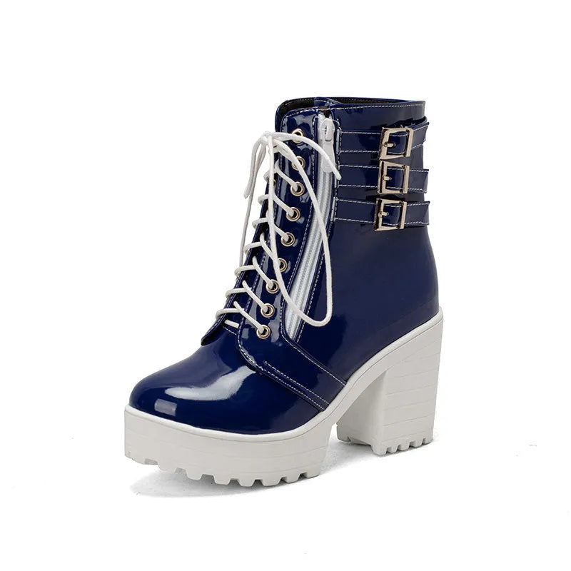 Women's thick-heeled short boots in black with waterproof platform and front lace-up design