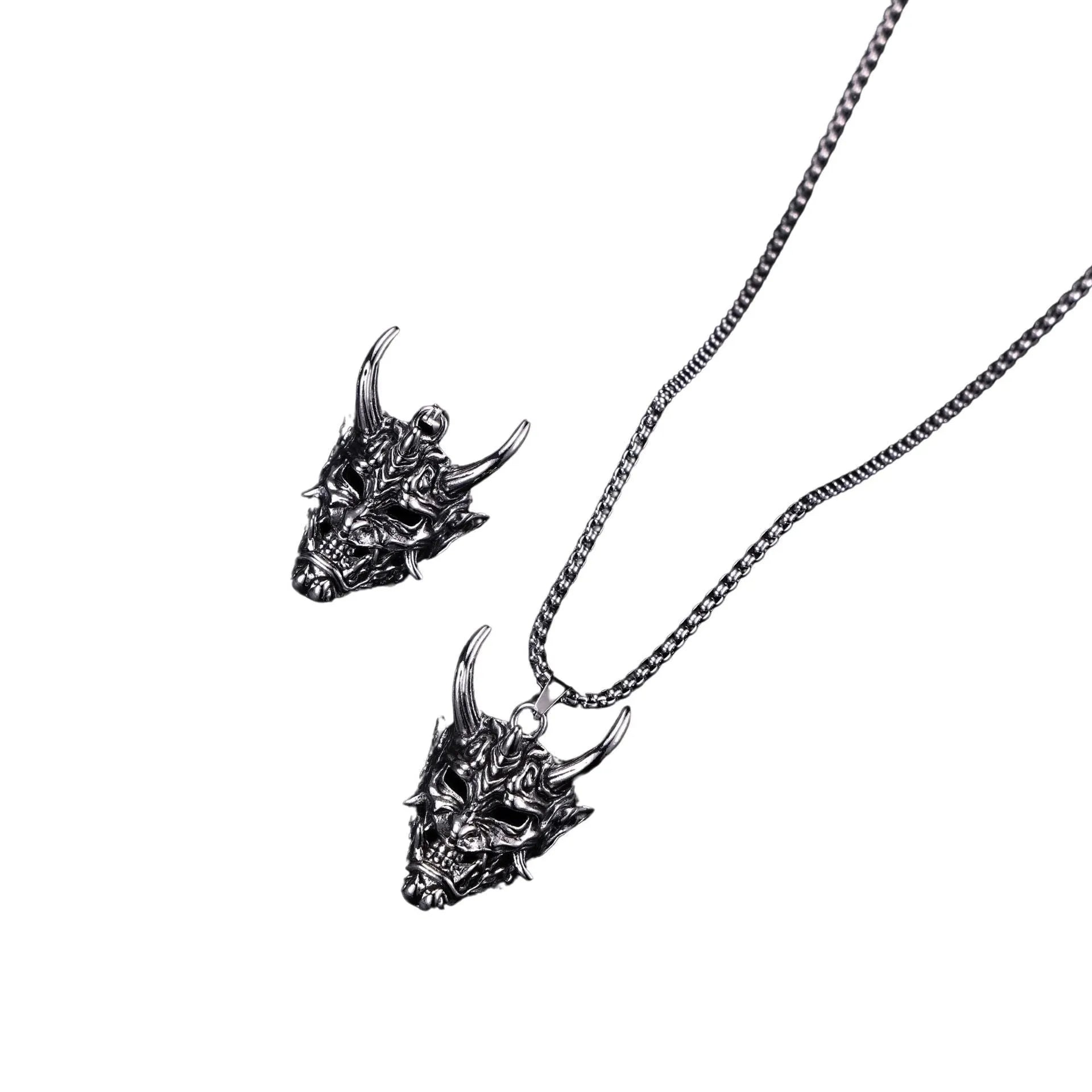 Men's silver vintage necklace with zinc alloy pendant measuring 40mm by 27mm