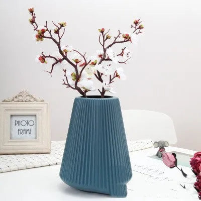 Melamine plastic decorative flower vase in blue, green, pink, or white colours, 16x20cm size