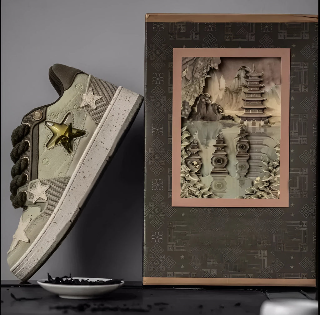 Green low-top casual shoes with star pattern stitching and thick rubber sole