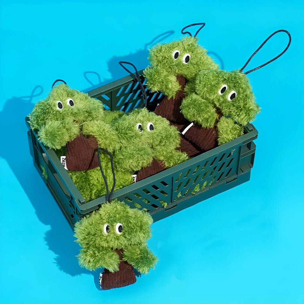 Pine tree shaped cat mint toy with hanging loop in three sizes for biting and grinding