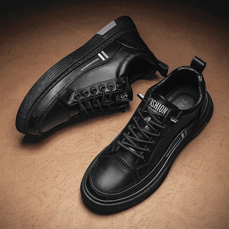 Men's low-top skateboard shoes with elastic band in white or black colour with stitching details