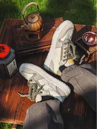 Green low-top casual shoes with star pattern stitching and thick rubber sole