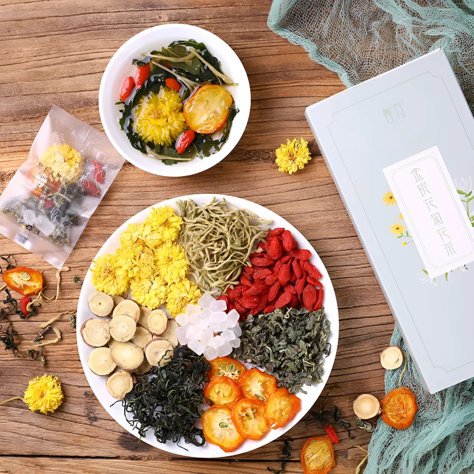 Honeysuckle chrysanthemum herbal tea loose leaf in box with triangular bags