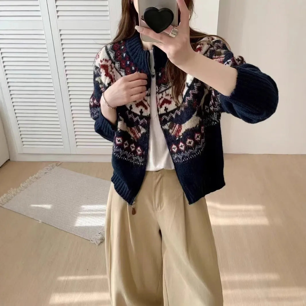 Ethnic jacquard round neck pullover sweater in loose fit with 3D pattern