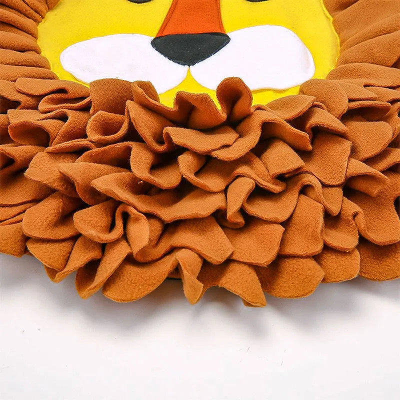 Brown lion pattern sniffing pad blanket for dogs and cats, measuring 33 by 25 centimetres