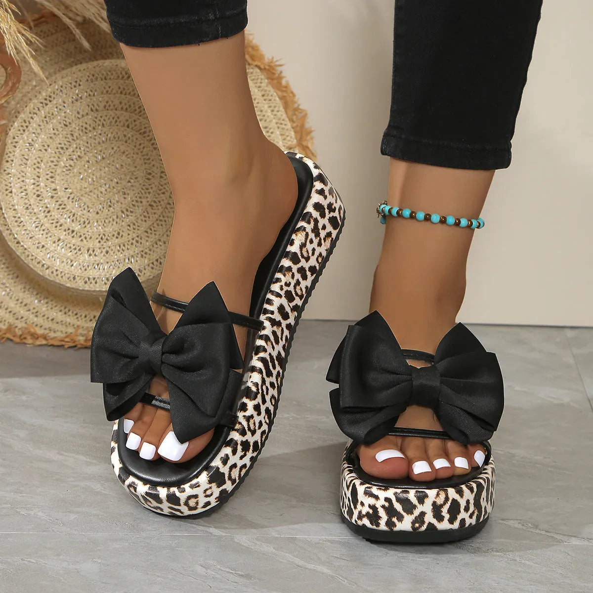 Women's leopard print beach slippers with thick foam soles in black retro style