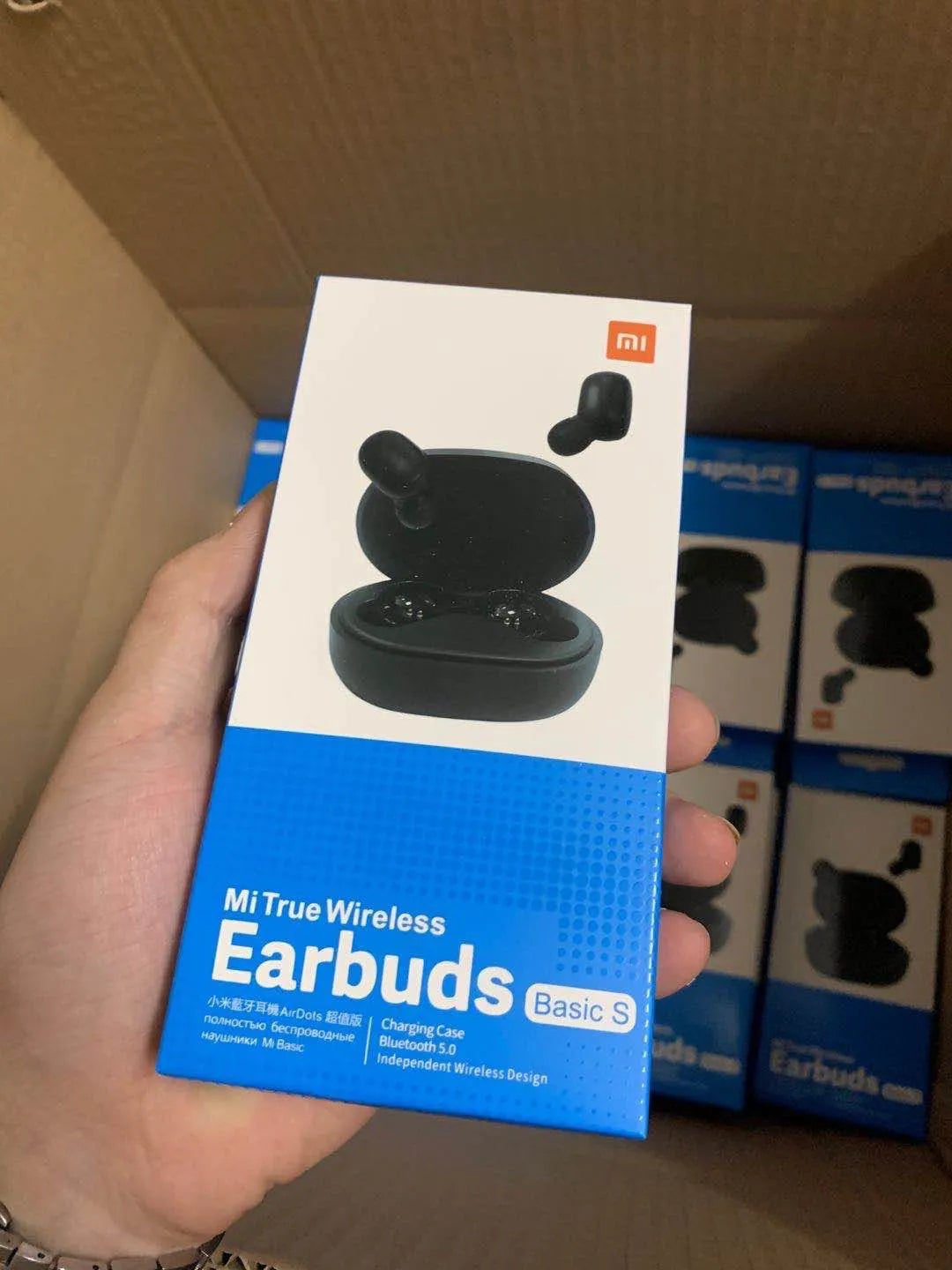 Redmi AirDots 2 black true wireless Bluetooth earbuds and charging case.