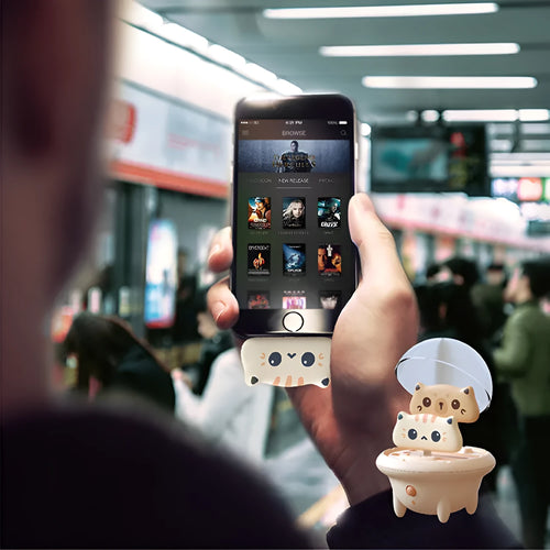 Cartoon character fast charging power bank for Apple iPhone with Bear or Cat design and Type C port