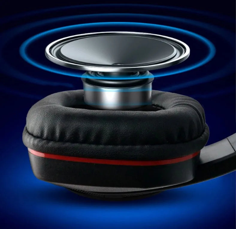 Black wired gaming headset with 6.3mm plug and 40mm speakers for heavy bass.