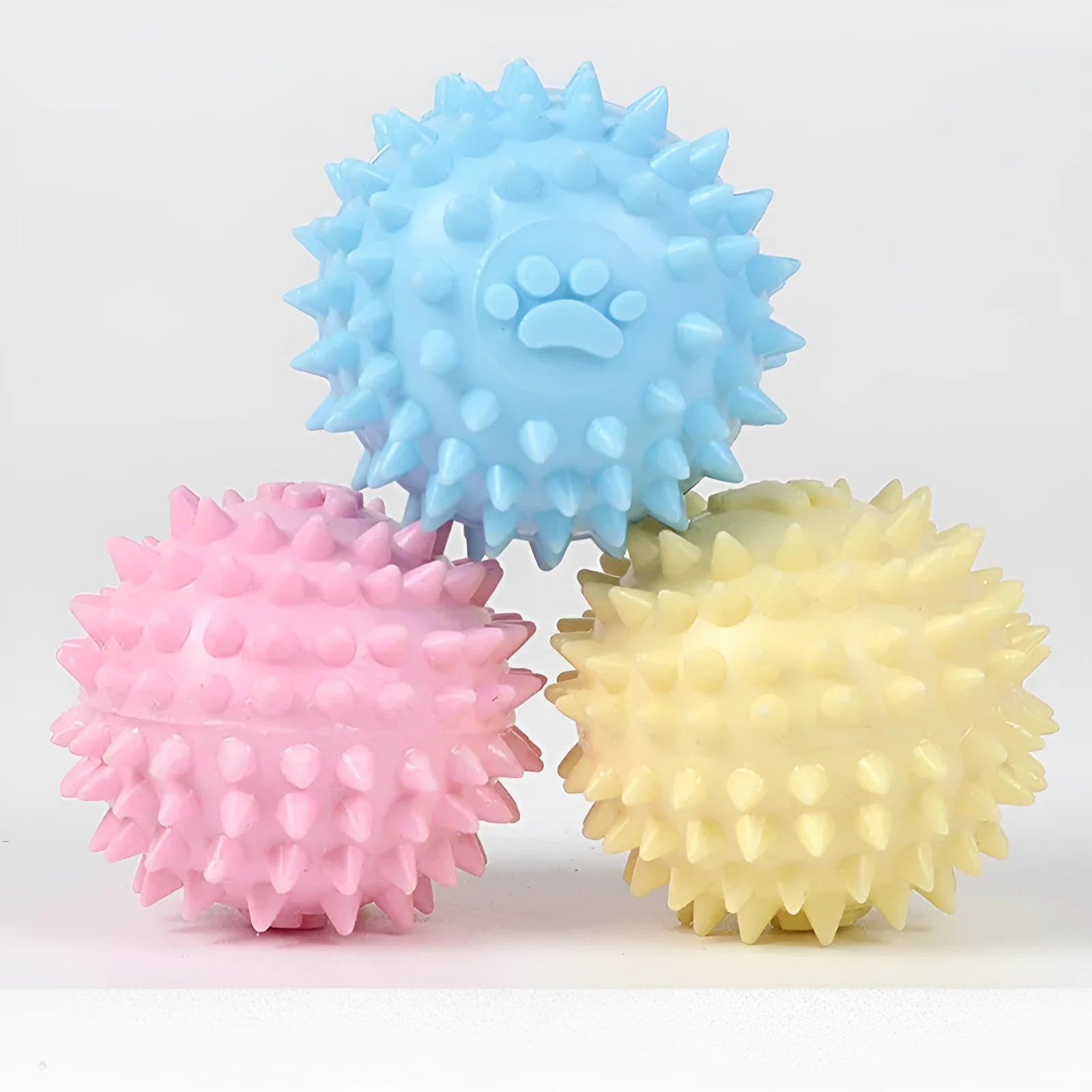 Blue TPR dog chewing ball with footprint texture, 6cm diameter pet dental toy