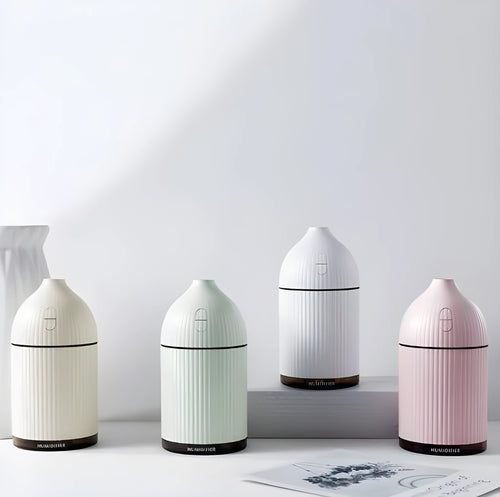 White USB-powered aromatherapy diffuser humidifier with LED light, 300ml capacity