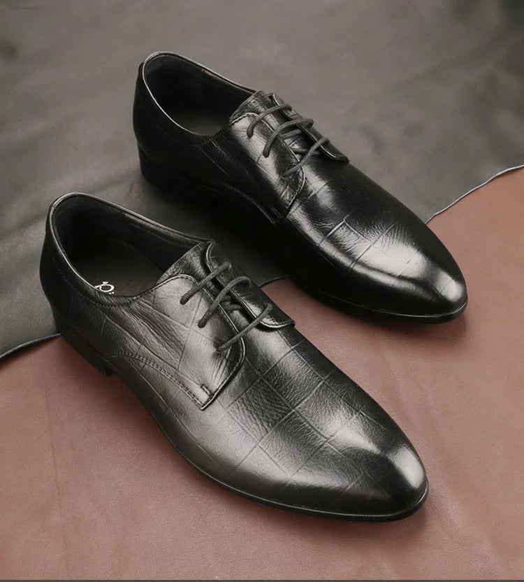 Men's black leather Derby shoes with rubber soles and pointed toe for business wear