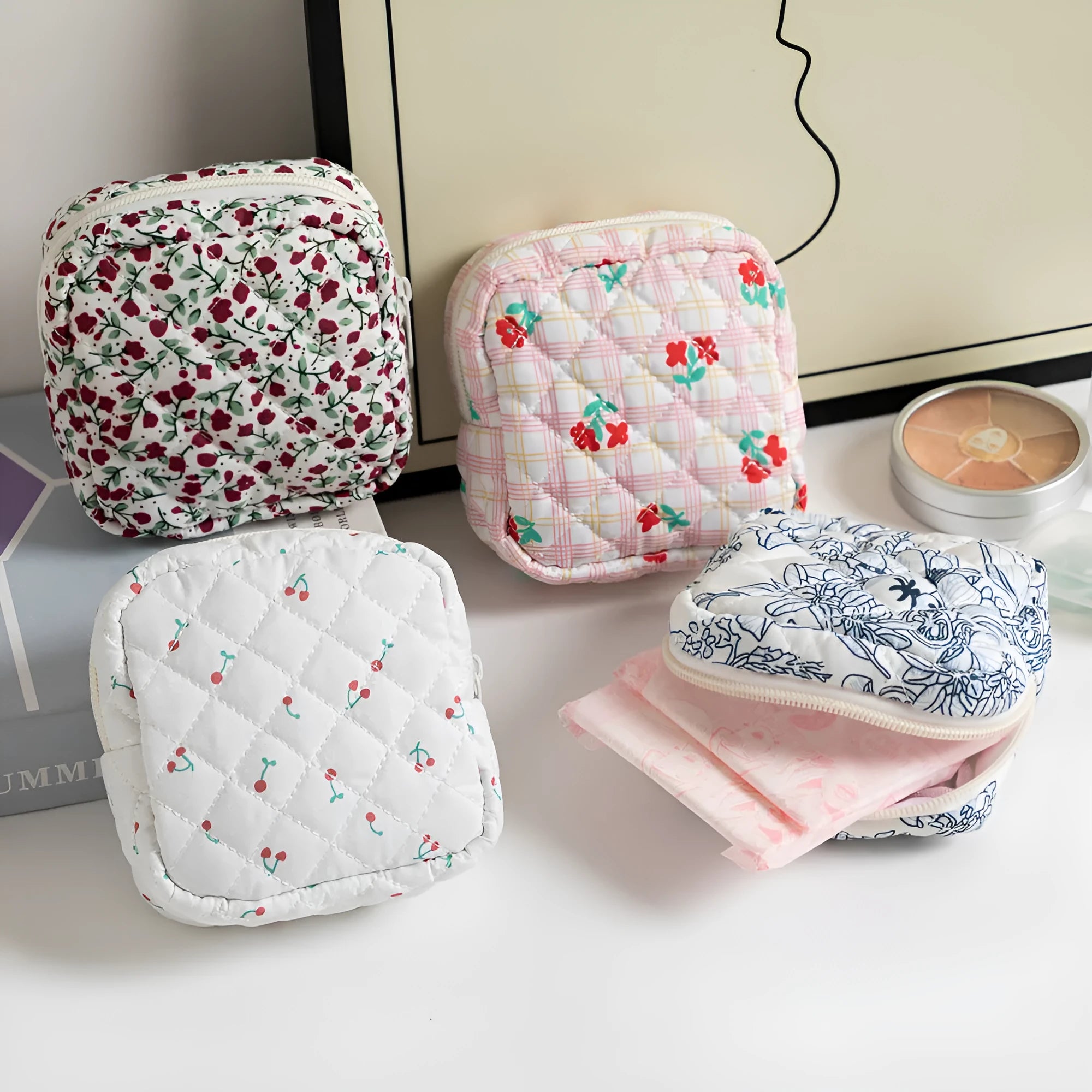 Polyester women's key storage bag with floral pattern in various colour options