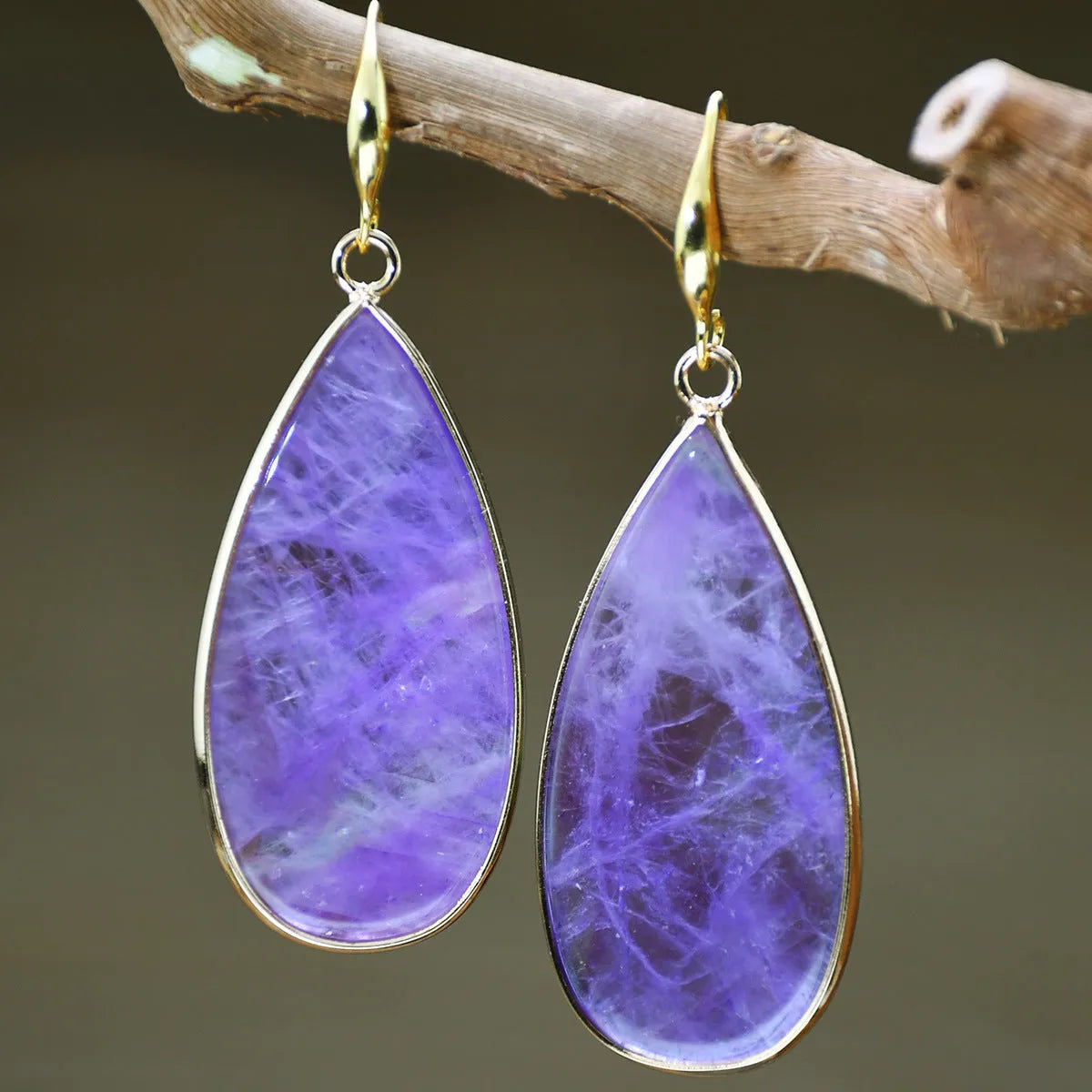 Vintage drop-shaped stone earrings in tigereye, amethyst, or turquoise with water droplet design