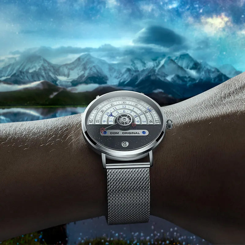 Men's quartz watch with 40mm dial, stainless steel or leather strap, and gold or silver colour options