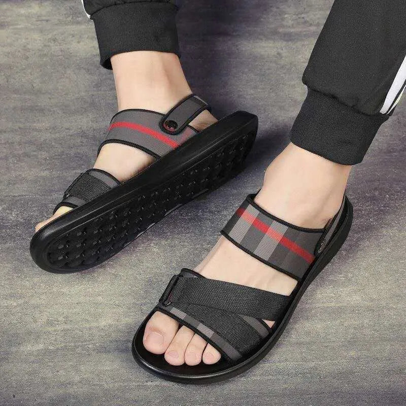 Youth leisure sports sandals with Lycra upper and polyurethane sole showing international size chart
