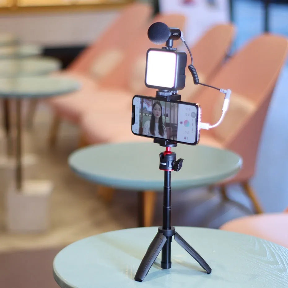 Mobile phone vlog selfie stick with fill light bracket measuring 15cm by 18cm by 9cm