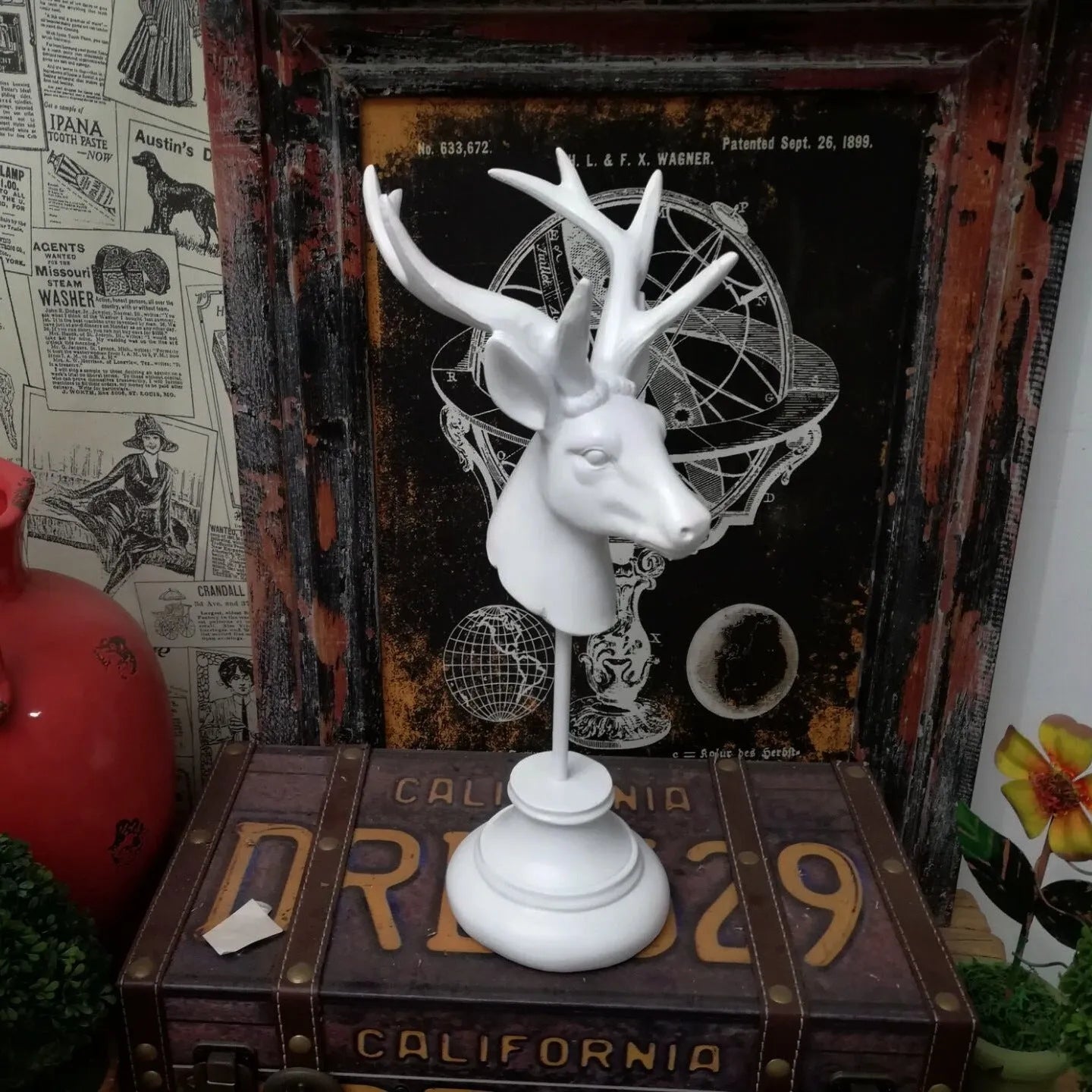 Natural resin animal figurine home decoration in black, white, or wood colour finish.