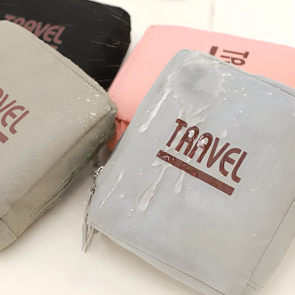 Cube-shaped travel storage organiser bag in Oxford cloth with sealing closure