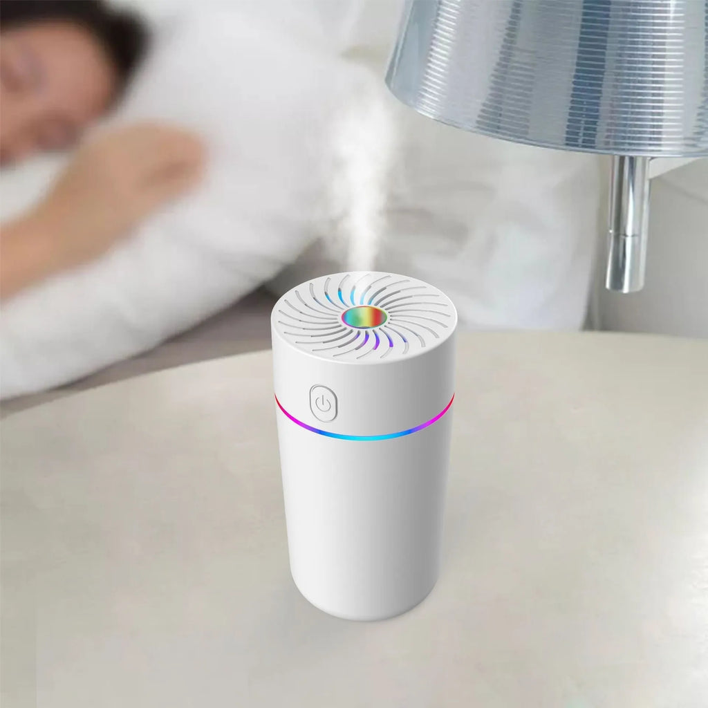 Compact car USB mini humidifier in black or white with adapter line for automobile air purification