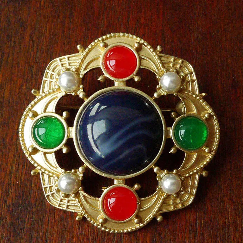 Zinc alloy retro baroque brooch showing eight colour style options with measurements from 2cm to 5.5cm