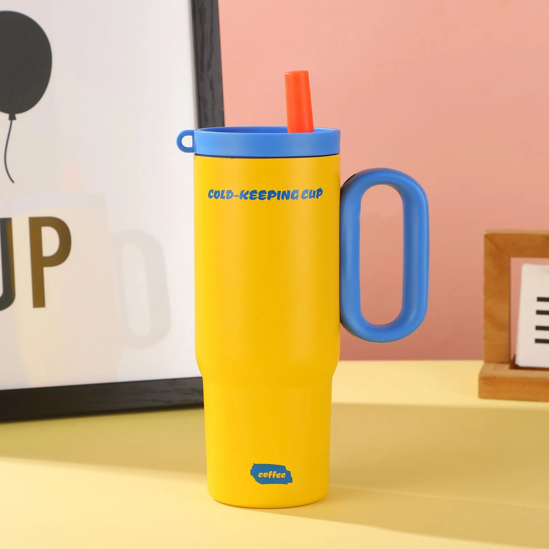 Portable insulated ice bucket with handle for beverage heat preservation and cold storage