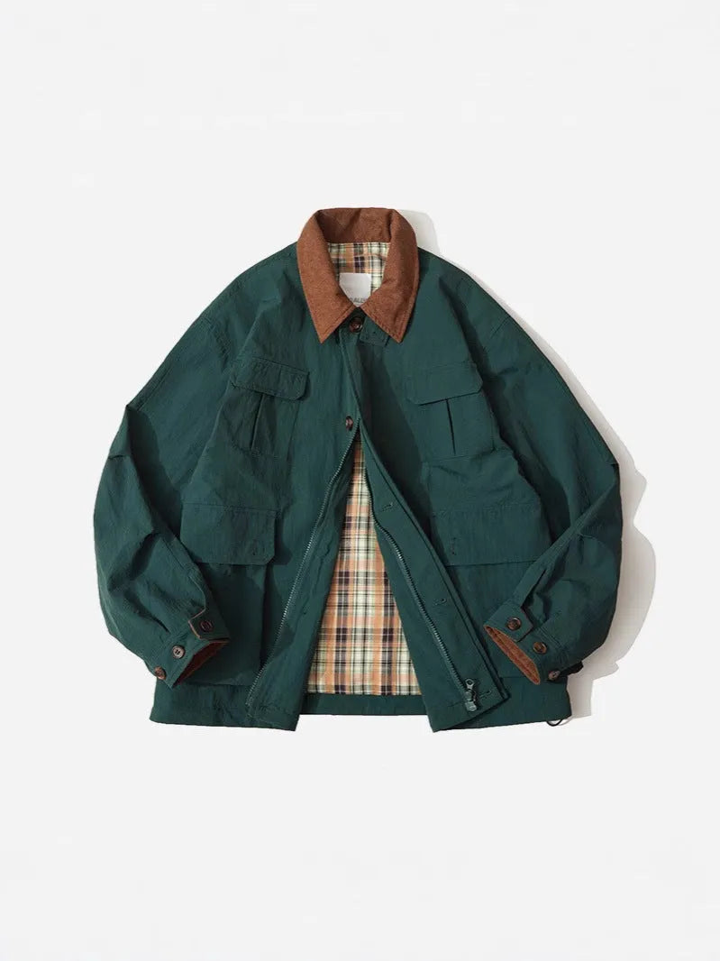 Unisex solid colour polyester jacket with side seam pockets in green or apricot