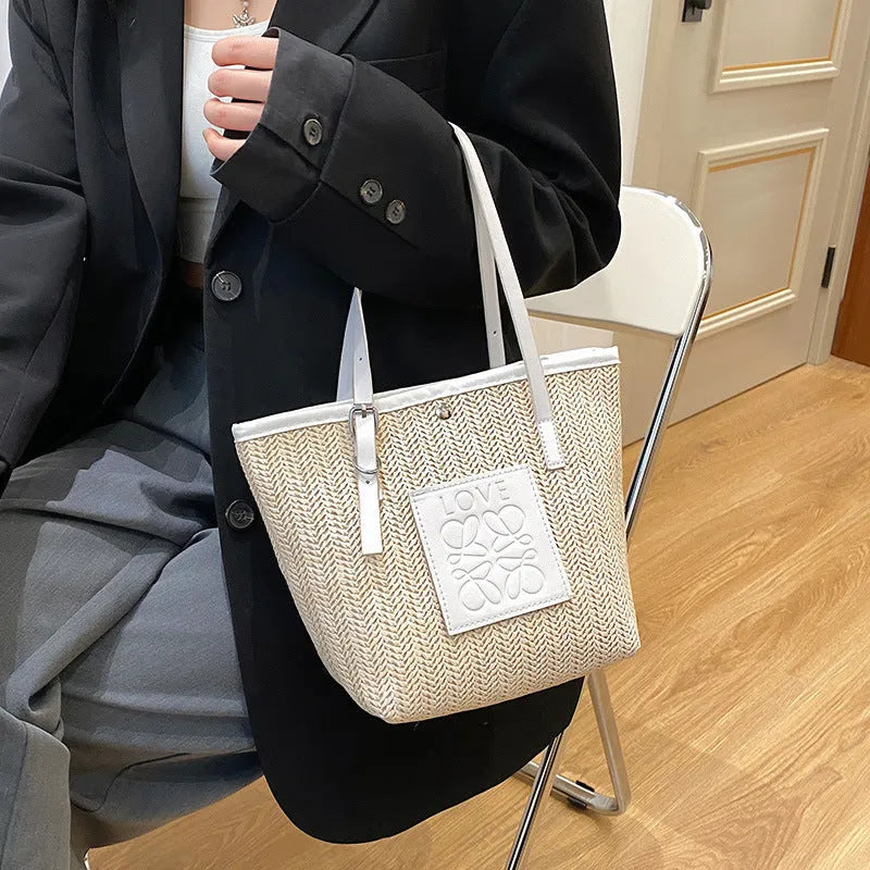Women's woven straw shoulder bag with square shape and large capacity in black colour