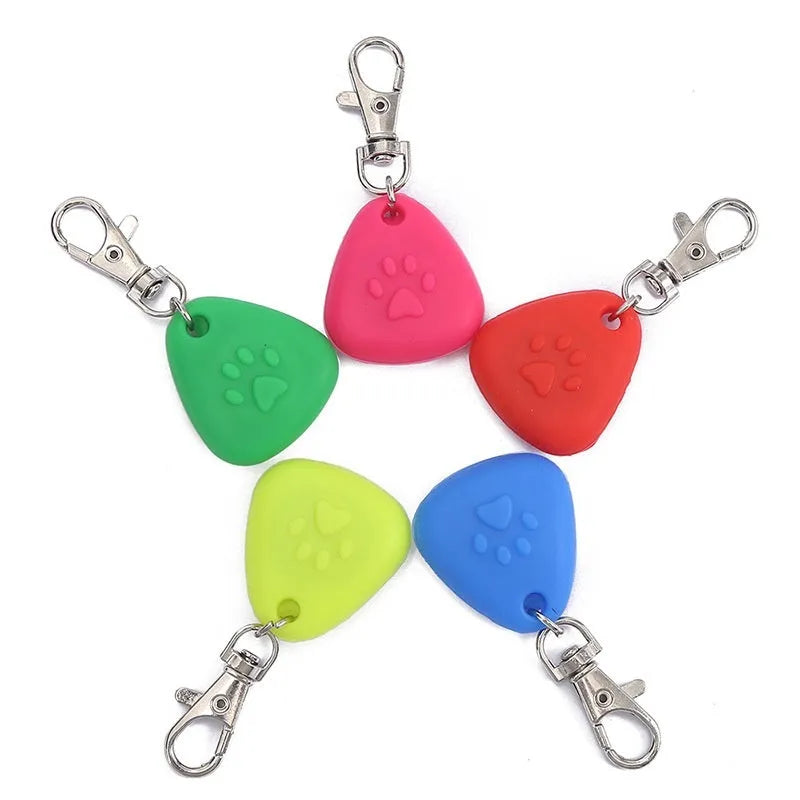 Silicone triangle pendant pet ornament in monochrome design with light-emitting feature