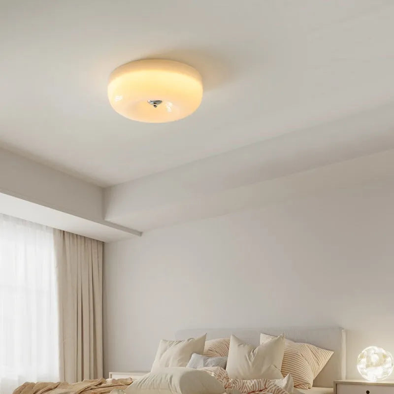 Cream American-style three-colour ceiling lamp for bedroom in 30cm or 40cm diameter