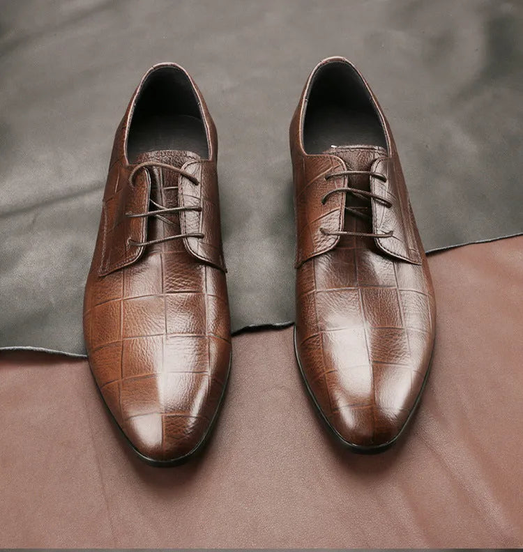 Men's black leather Derby shoes with rubber soles and pointed toe for business wear