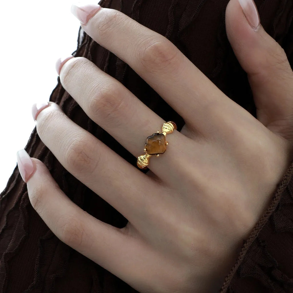Adjustable silver ring with shell and tiger eye design in white gold or 18K gold electroplated finish