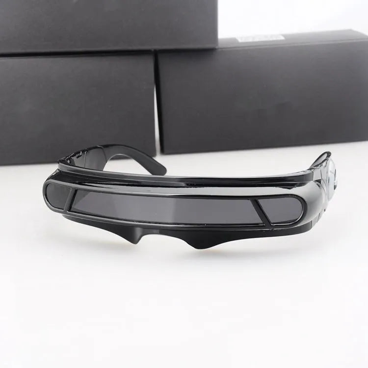 Polarised sports sunglasses with PC full rim frame in black with three lens colour options