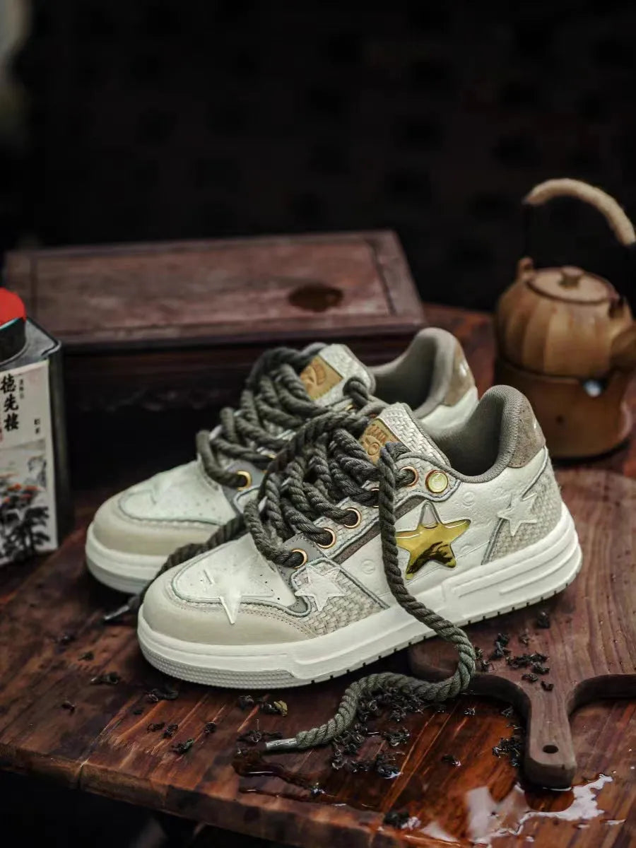 Cowhide leather low-top platform running shoes with round toe and front lace-up design