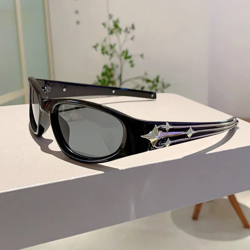 Sports sunglasses with PC frame and lenses in black and blue colour combination showing special-shaped mirror design