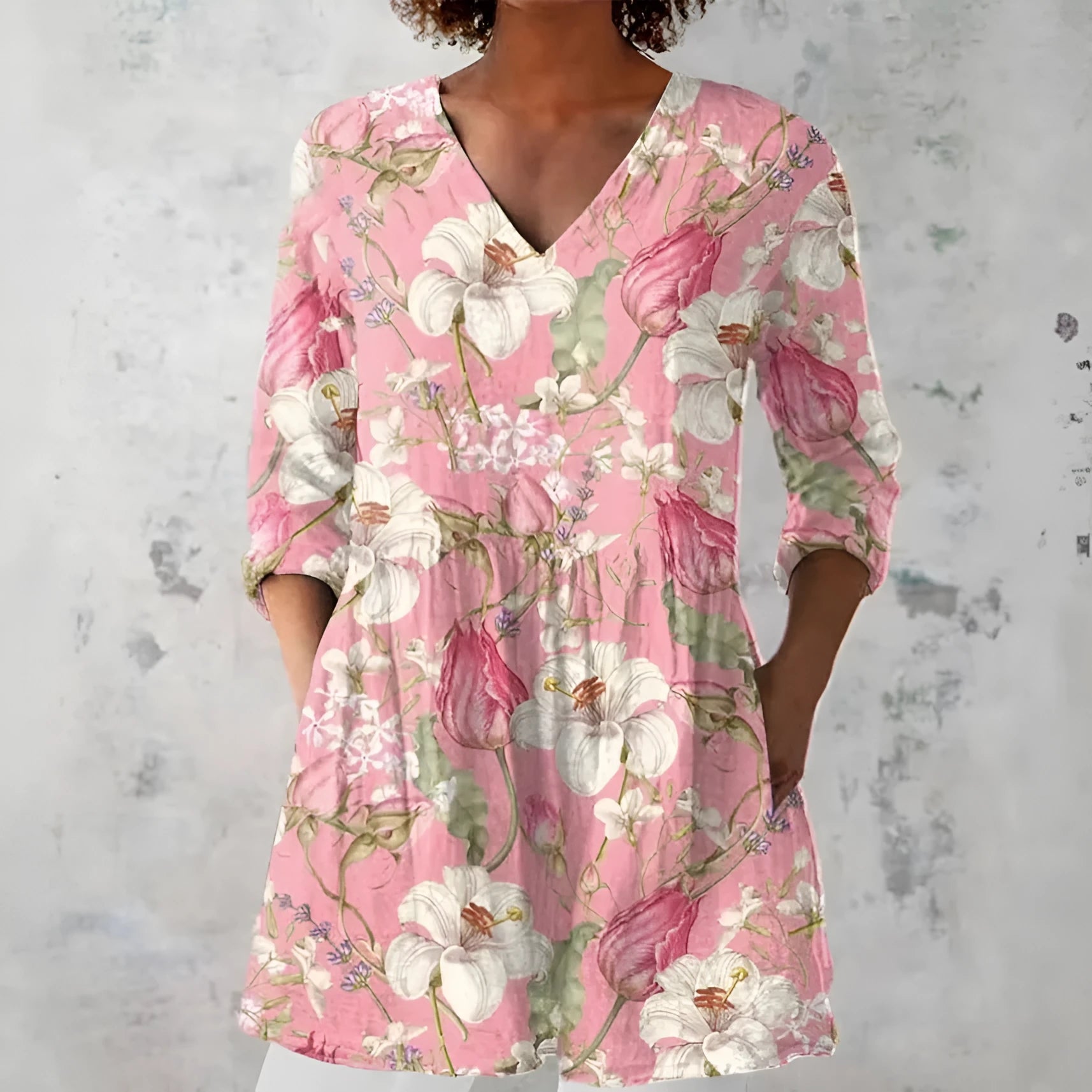 Women's retro slim-fit printed long-sleeved top in a digital print pattern, available in multiple colours.