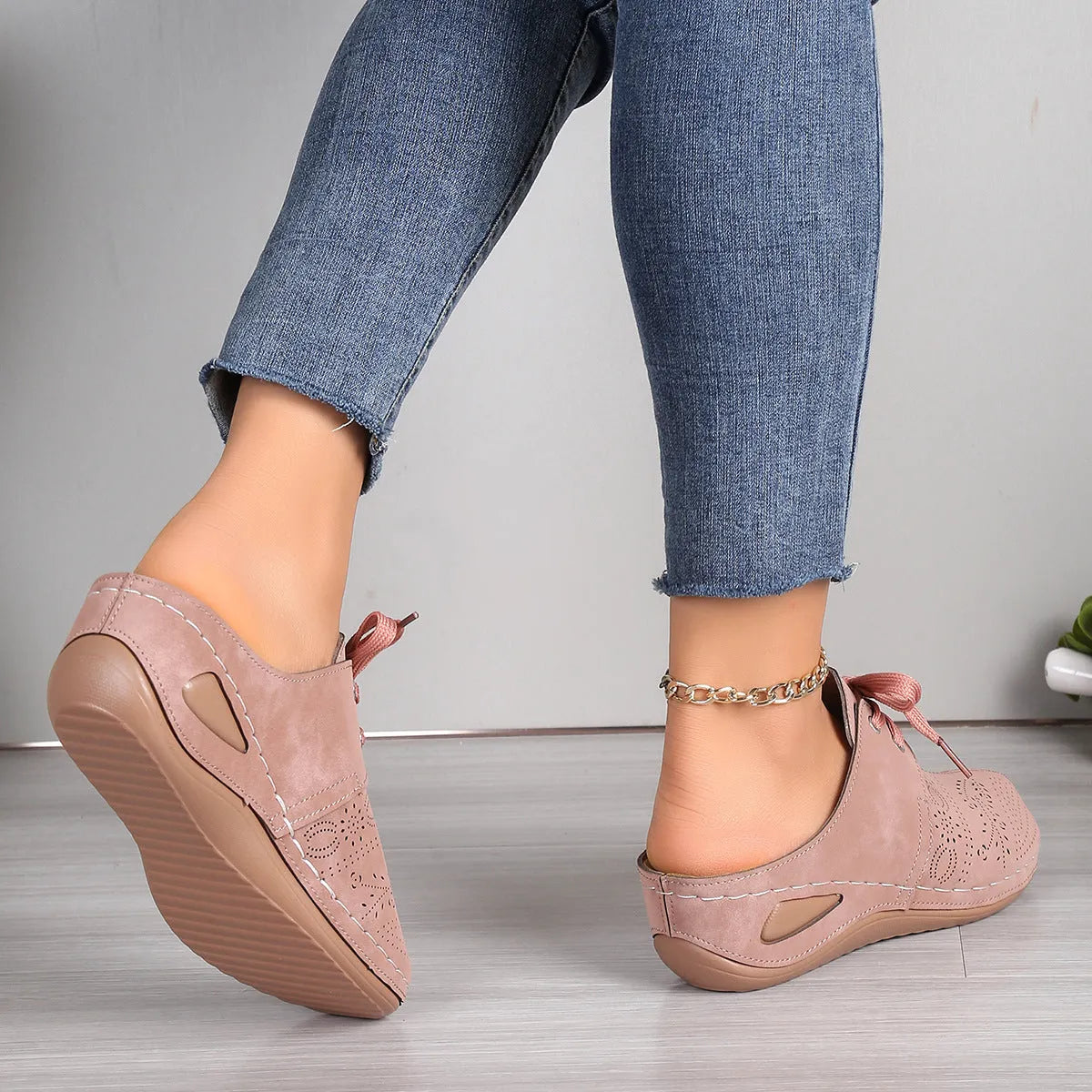 Women's summer lace-up slippers with hollow out wedges in suede upper with rubber soles