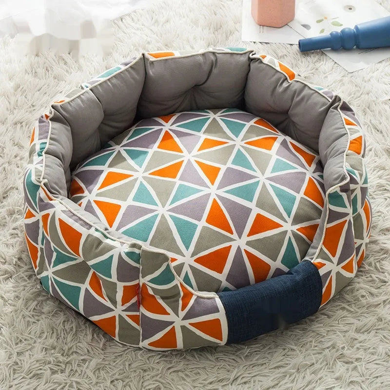 Round kennel dog mattress in Forest Green with removable washable cover for warm pet bed