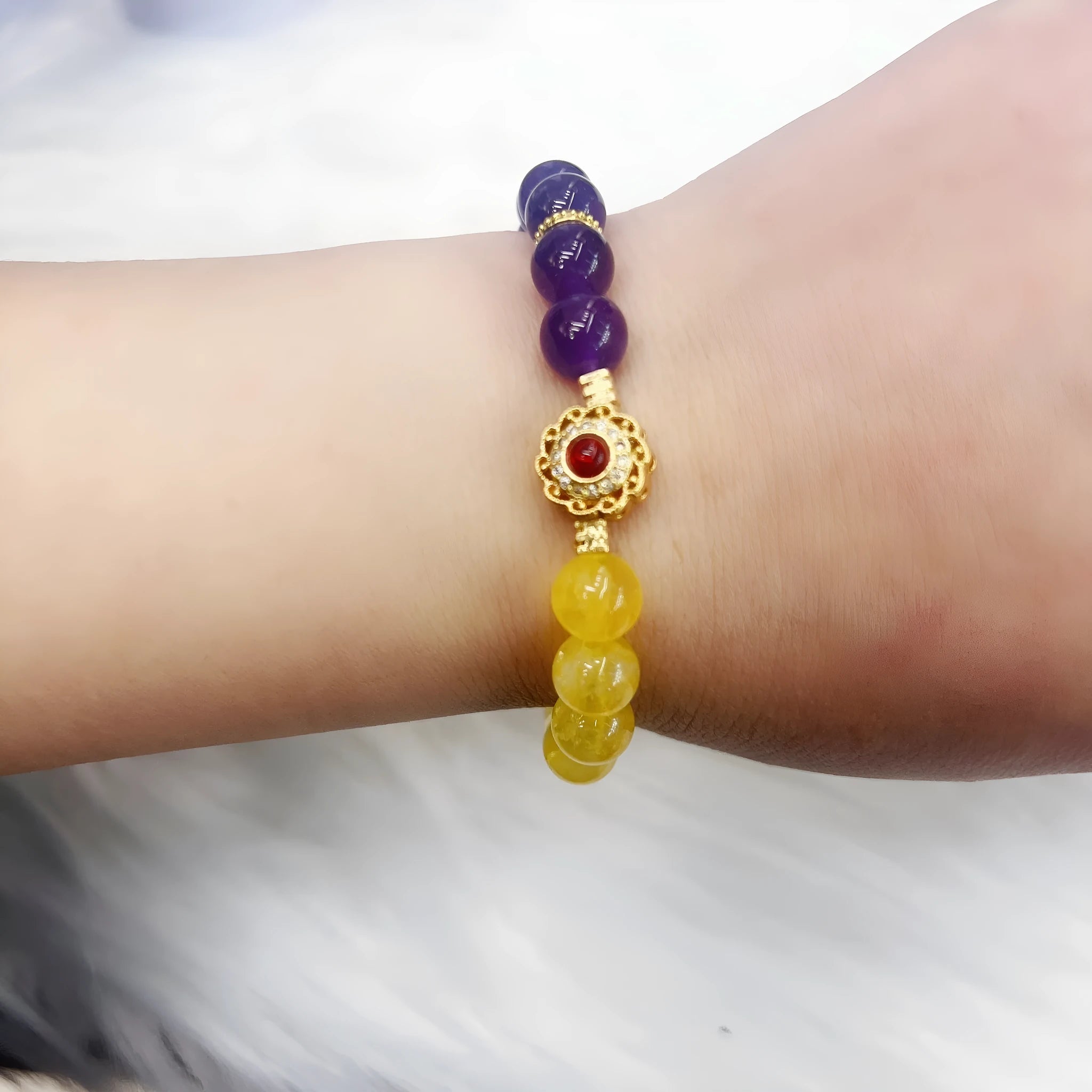 Handmade yellow and purple amethyst crystal bracelet for women with manual craftsmanship