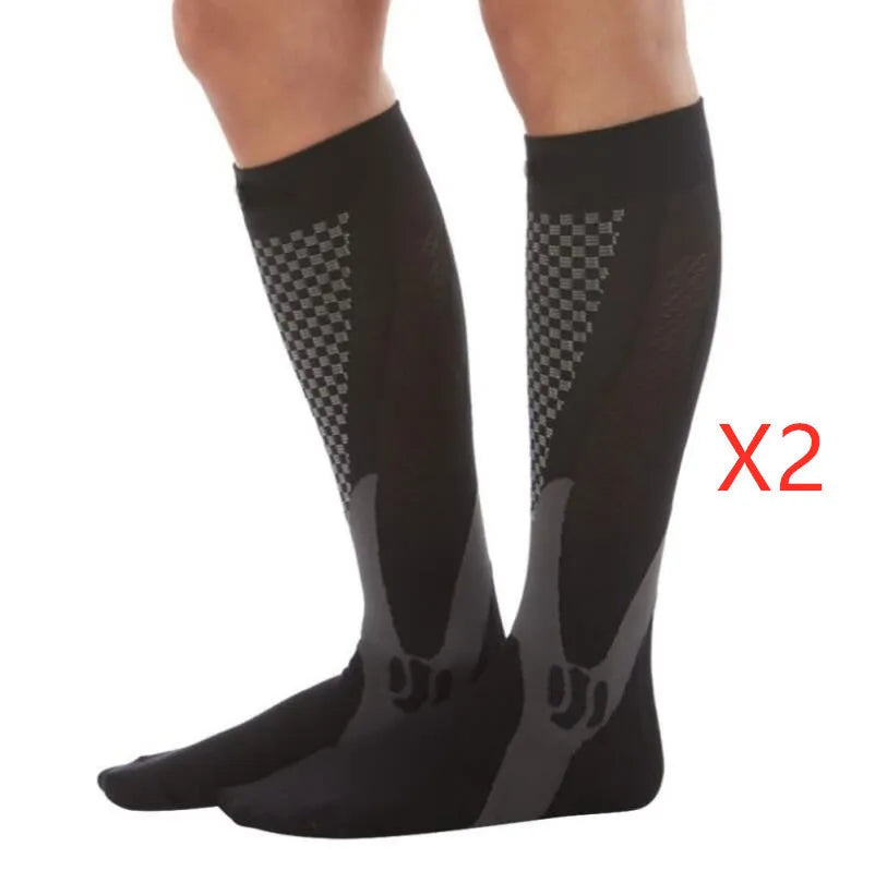 Graduated compression socks in athletic fit for running and travel