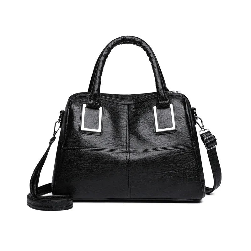 Women's large capacity shoulder bag in horizontal square design with internal organisation compartments