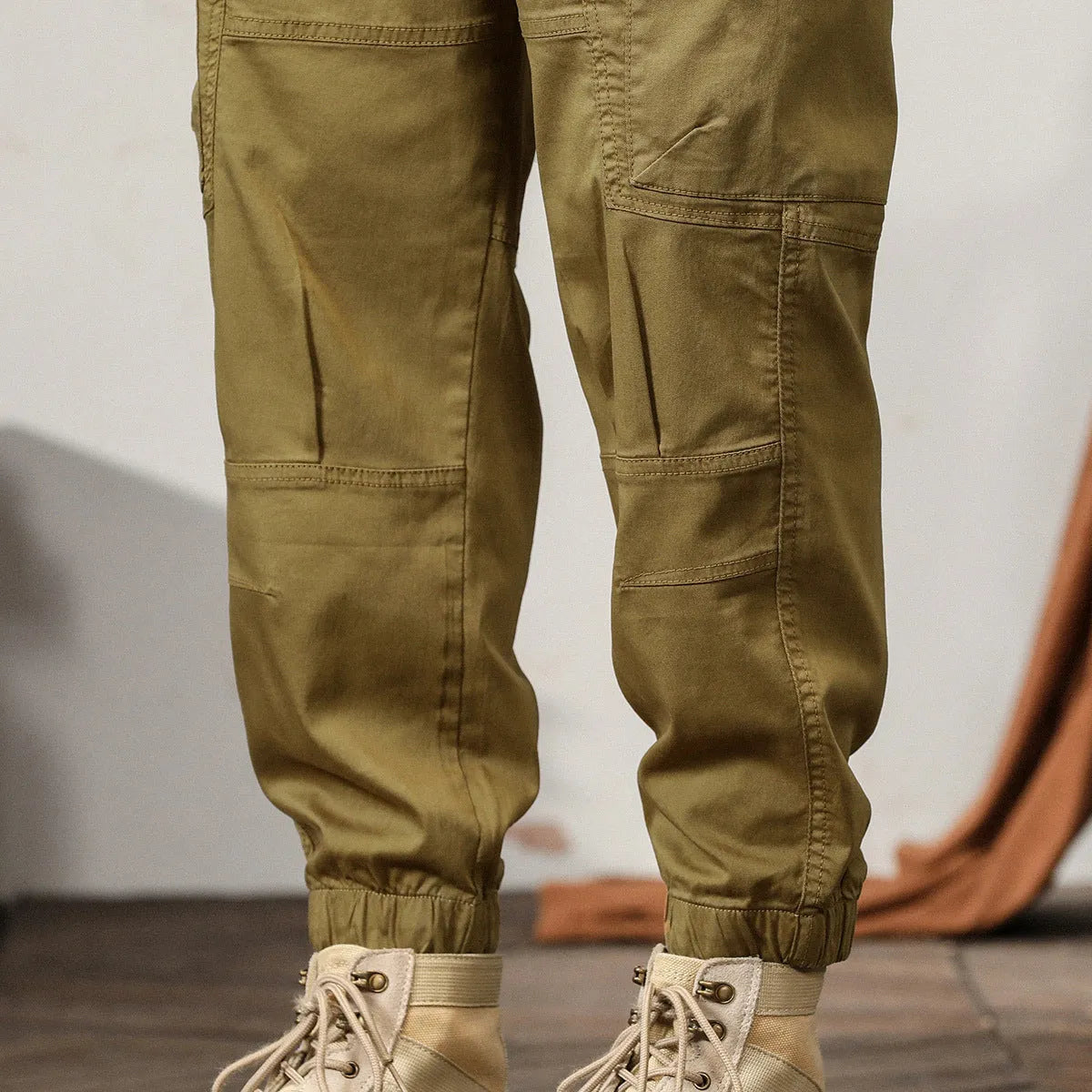 Men's tapered harem pants in Hong Kong retro style with ankle bands and cotton fabric