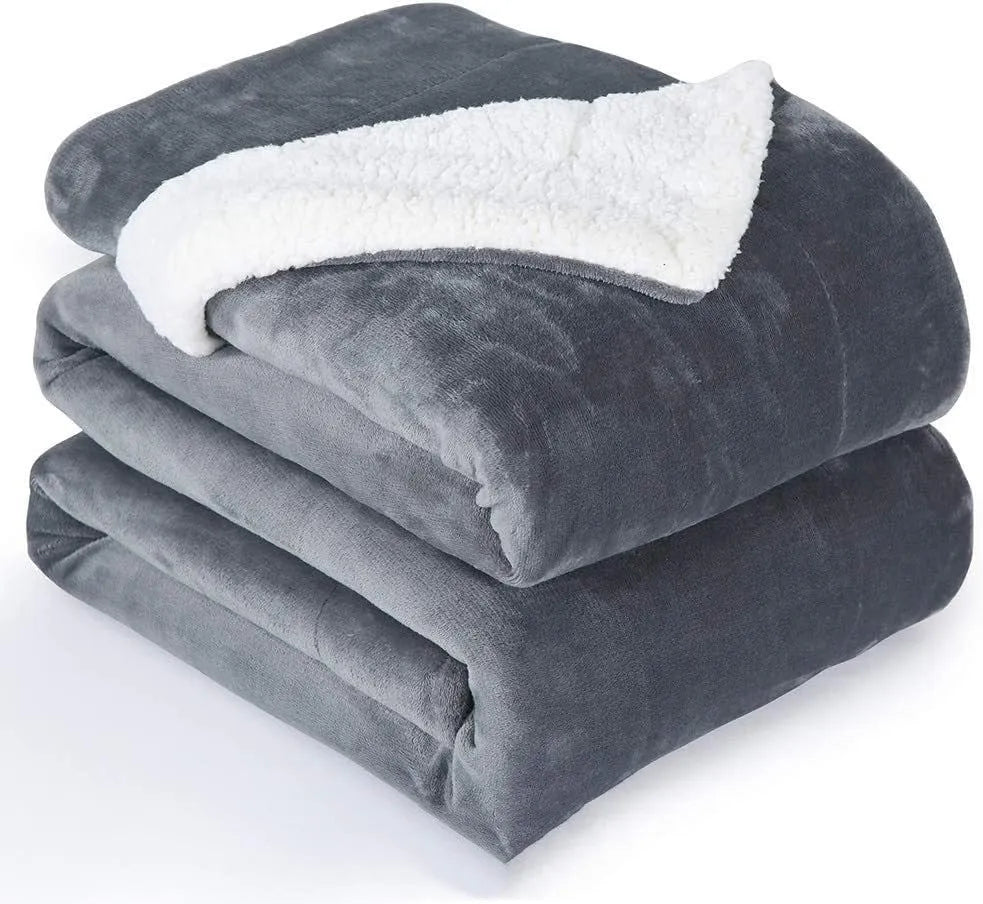 Grey, brown and white USB electric heating blanket with intelligent temperature control, size 70x100 cm.