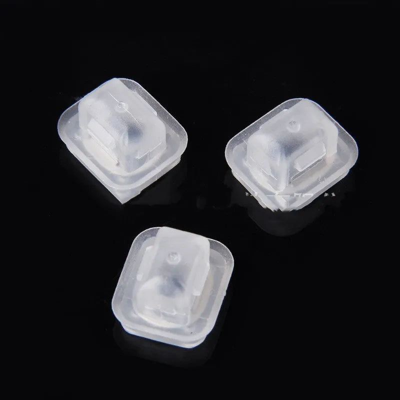 BMW interior plastic buckle fasteners for E39 and E38 models, transparent clips measuring 17.3mm by 15.2mm
