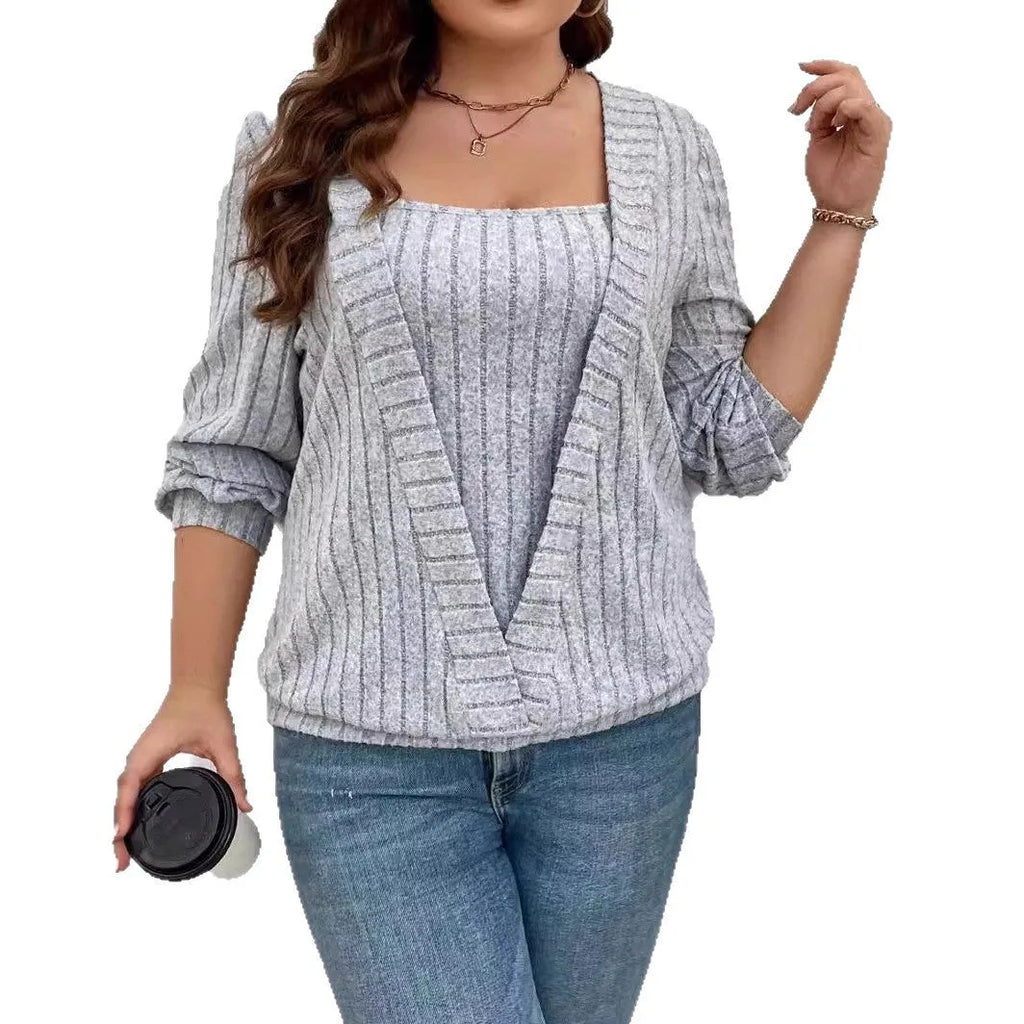 Loose fit V-neck long sleeve false two-piece suit in solid colour rib fabric.