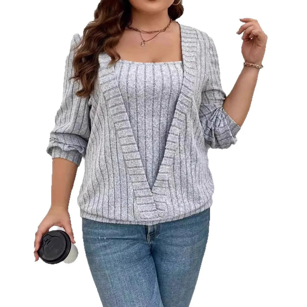 Loose fit V-neck long sleeve false two-piece suit in solid colour rib fabric.