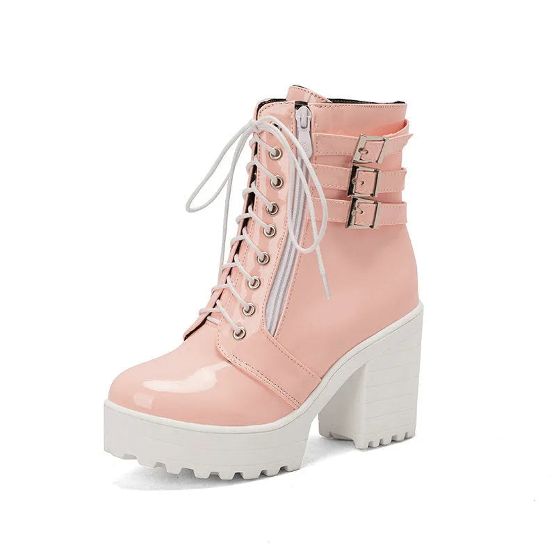 Women's thick-heeled short boots in black with waterproof platform and front lace-up design